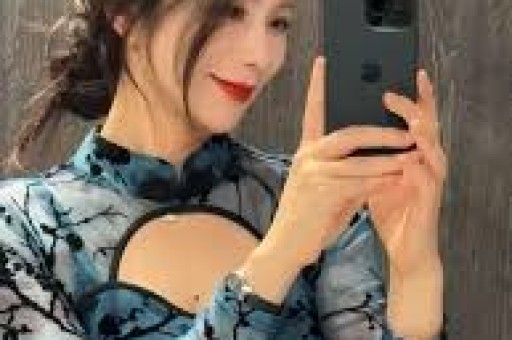 美顶流纯神演穿普拉达的女王2被删光！秀身体黑历史太多