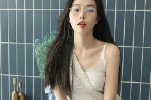 浪姐们祝福祖国曾沛慈却沉默网友扒其黑历史立场不容马虎